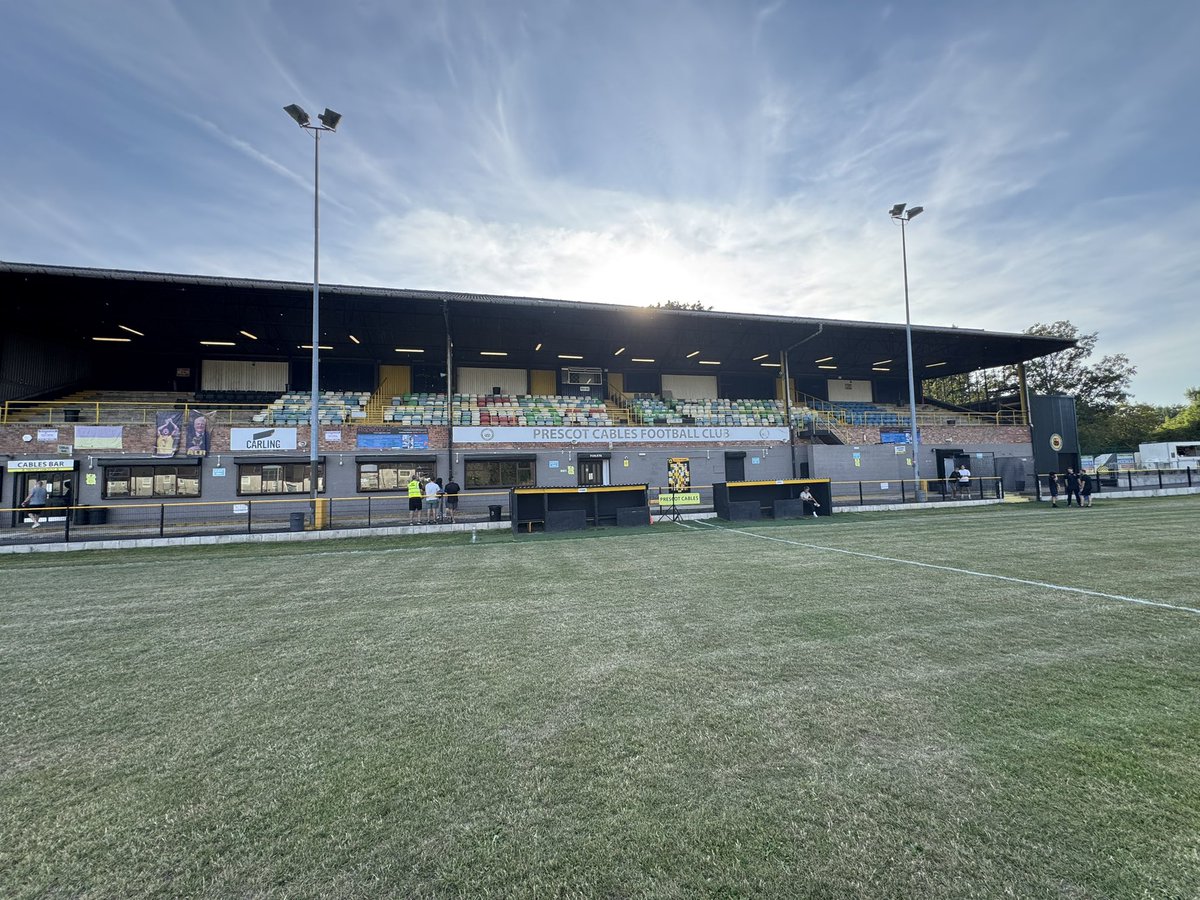 Padiham_FC's tweet photo. We’ve arrived at @PrescotCablesFC for tonight’s @NorthernPremLge fixture. Team news to follow
#UpTheStorks https://t.co/JCnjOEdZbJ