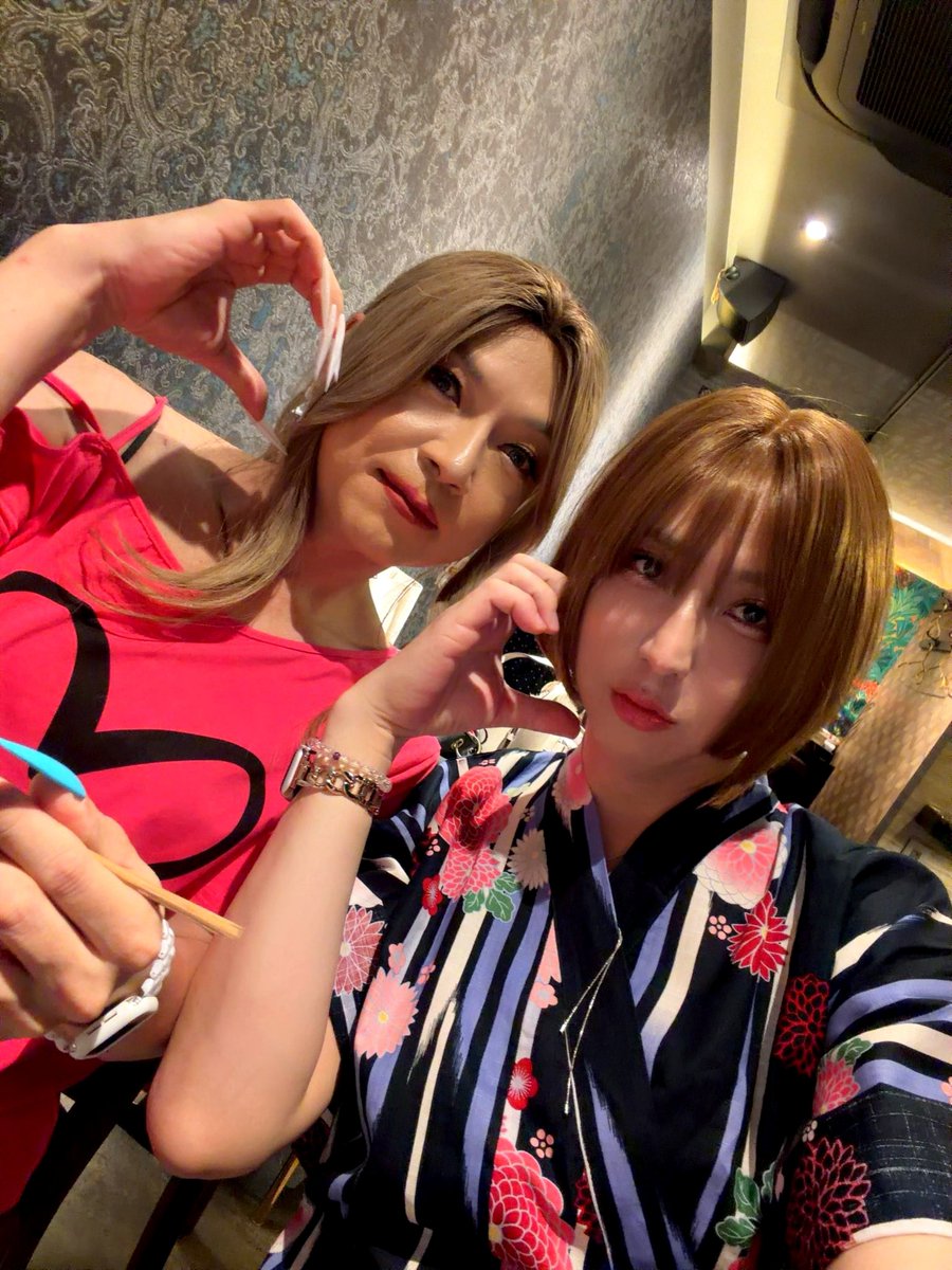 Yk3136Zav's tweet photo. サプライズゲストはまさかの優ちゃんが来てくれましたΣ( ºﾛº)ｵｫ

なんなんこの優ちゃんの可愛さは。。🤍

ほんで優ちゃんに教えてもろたポーズ、、優ちゃんがしたら可愛いのに私がしたら変なのなんなん😂  ̖́-笑

可愛さの高低差あり過ぎてしぬ😇 https://t.co/Tm007XQ3it