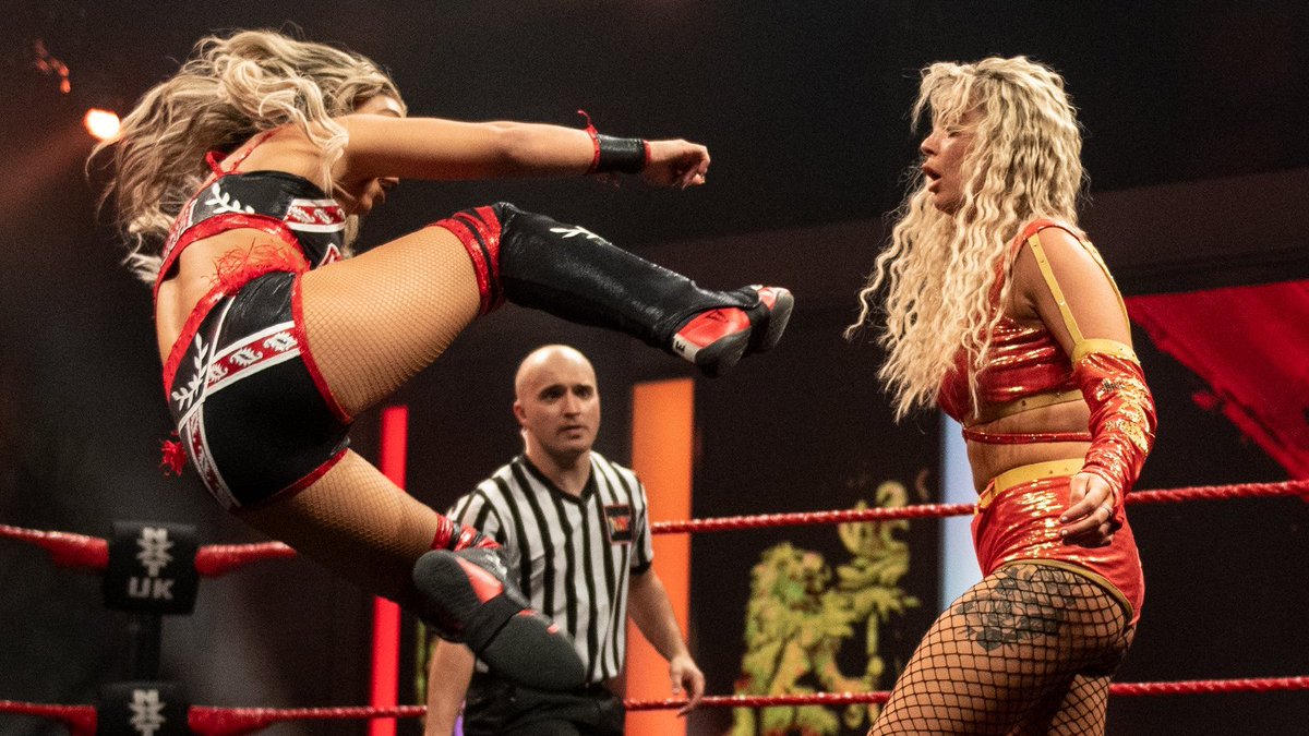 NXTUK_Legacy's tweet photo. Aug. 11, 2022:
At BT Sport Studios, @theahail_wwe represented both #WWENXT and #ChaseU proudly in her #NXTUK in-ring debut but it was @lizzyevo97 who emerged victorious with a devastating Running Boot to the Face.
๐ธ WWE https://t.co/TaY679Dt0D