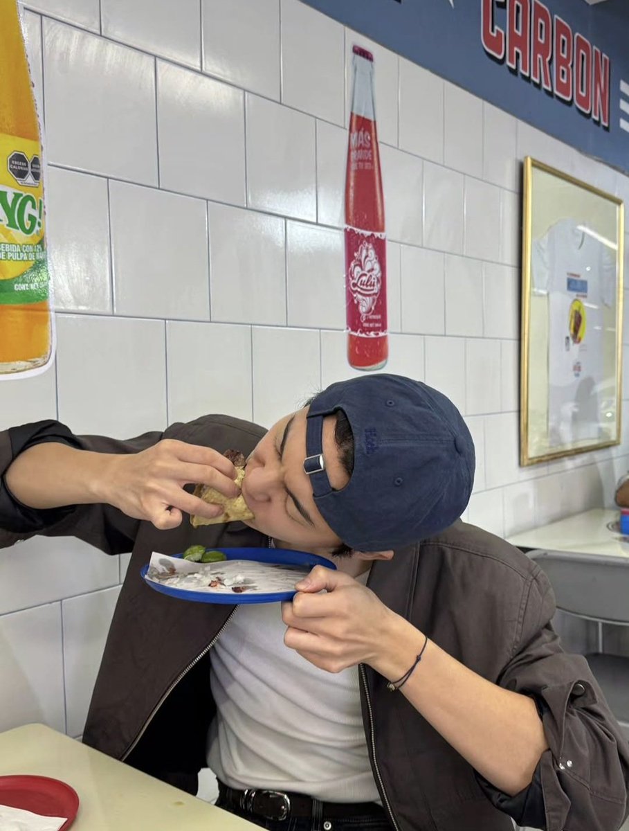 binwoobren's tweet photo. Sanha siendo mexicano en 4 fotografías

Te amo mucho Yoon Sanha de verdad https://t.co/3jYpe3UnIj
