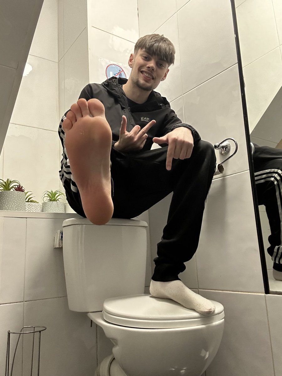 AlphaJS_1's tweet photo. Taking Over Your Life Just From How I Look😂🫵🏼 https://t.co/dKTNZ8gUo8