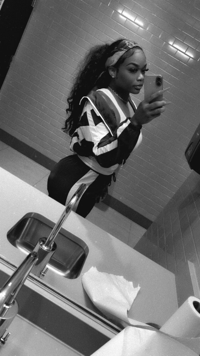 itsyeezyho tweet picture