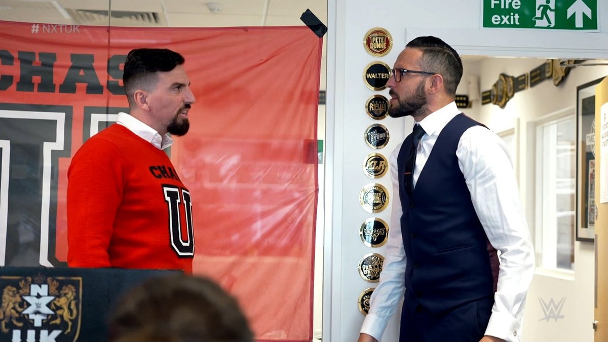 NXTUK_Legacy's tweet photo. Aug. 11, 2022:
At BT Sport Studios, video was shown from earlier in the day of @EddieDennis1986 interrupting a #ChaseU lecture by questioning "the integrity of the entire situation" and accusing @AndreChaseWWE of "besmirching the good name of academics." #NXTUK
๐ธ WWE https://t.co/Aq68JMBOOr