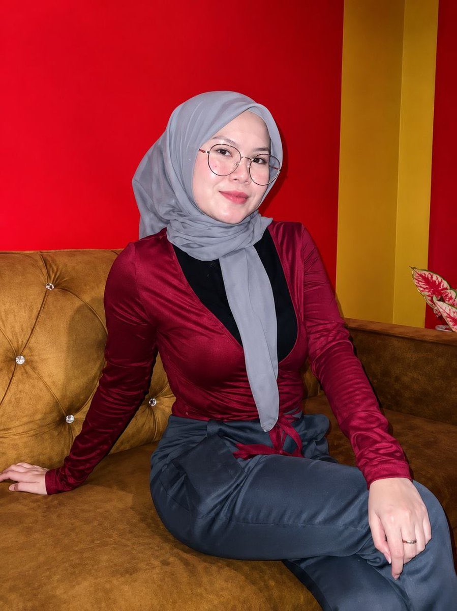 CollectionMelay's tweet photo. Nk vid kat bio💋🥰 #awekcun #awekmelayu #awektudung #malaysiaviral https://t.co/Jh4Ga8prEL