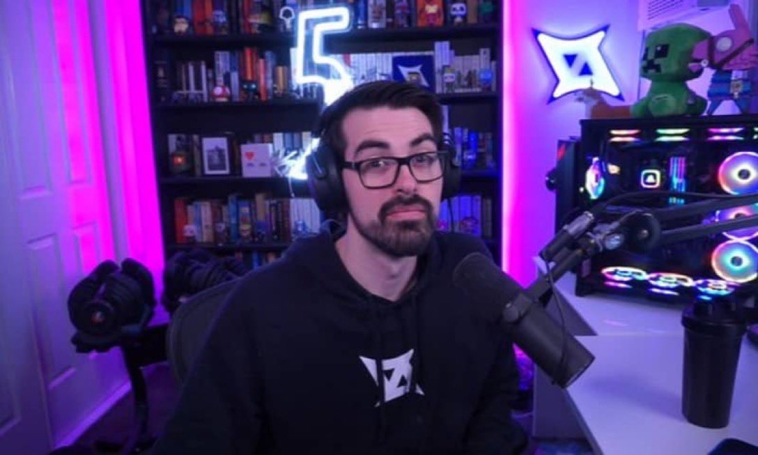 rycRGN's tweet photo. It’s time to end this debate..

Who is the best Fortnite  streamer https://t.co/oAbaxiL6Rf