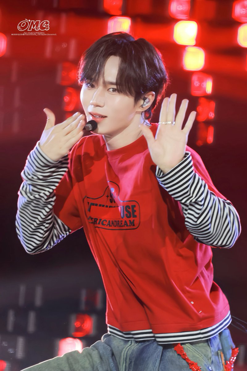 JunseOMeGa_'s tweet photo. 260809 가요대전 

#준서 #김준서 #JUNSEO #알파드라이브원 #알디원 #ALD1 #ALPHADRIVEONE https://t.co/1T7H5qhs4Q