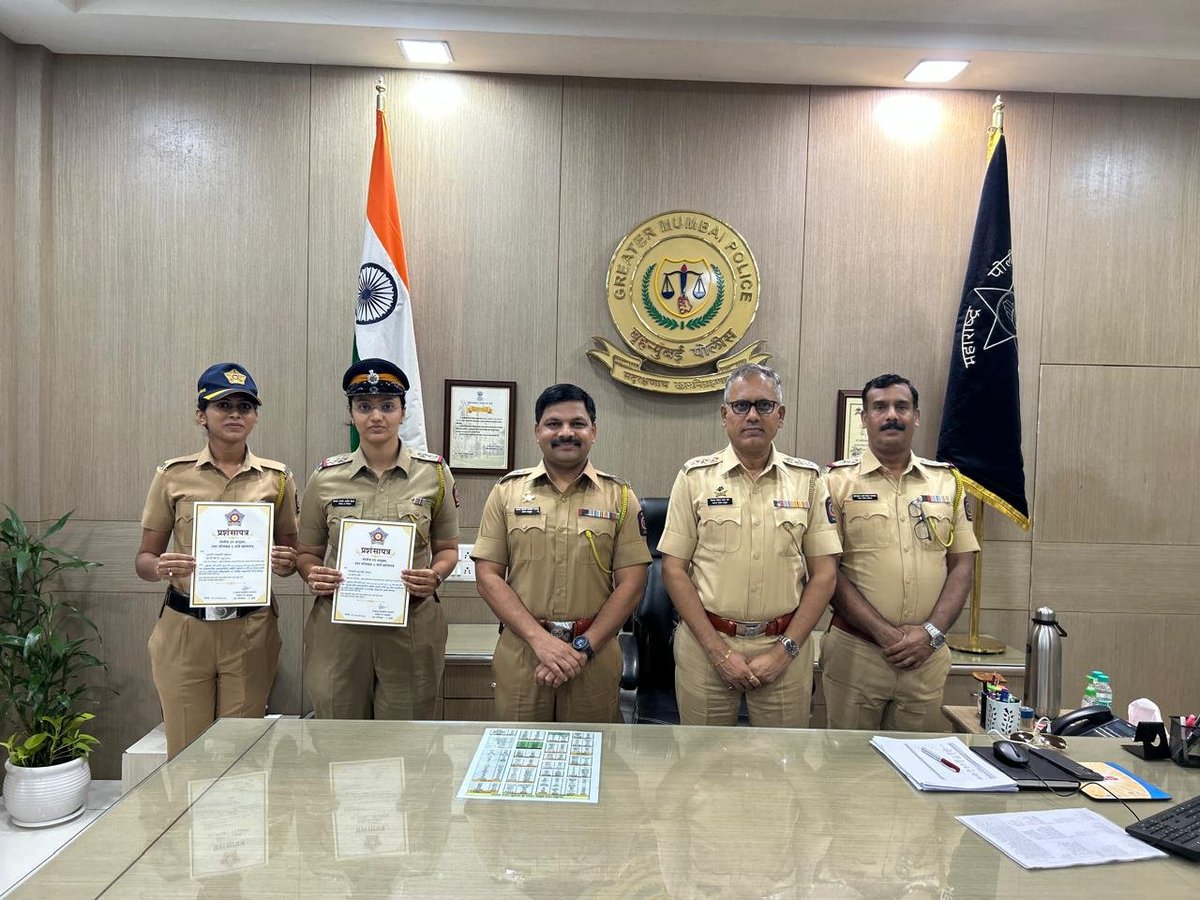 DcpNorthzone3's tweet photo. Felicitation Of Our Officers and Men  Who did Outstanding Work in July Month...!
Always there To Help Mumbaikars...!

#Mumbaipolice https://t.co/I7uA9hiCMK