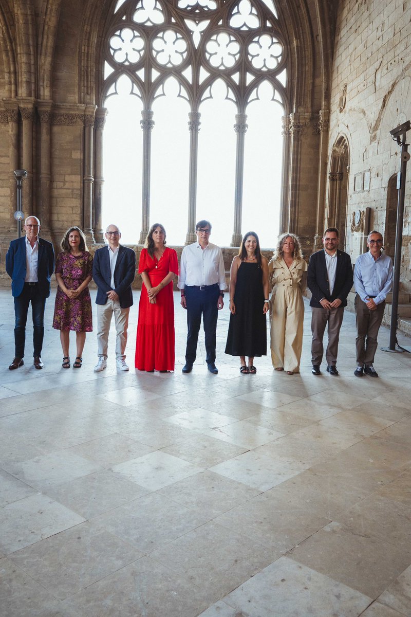 salvadorilla's tweet photo. Demà el cel de Catalunya serà l'escenari d'un fenomen excepcional. Serem al centre de les mirades per la nostra geografia, però també perquè som un país que genera coneixement, forma talent i fa de la ciència una eina al servei de les persones. 

Comencem a Lleida els actes per viure l’eclipsi solar total de demà. Gaudim-lo amb responsabilitat.