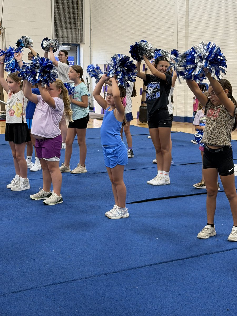 MrsRudolph1's tweet photo. Day 1 of Mini Maples camp! https://t.co/p7nGEjs87T