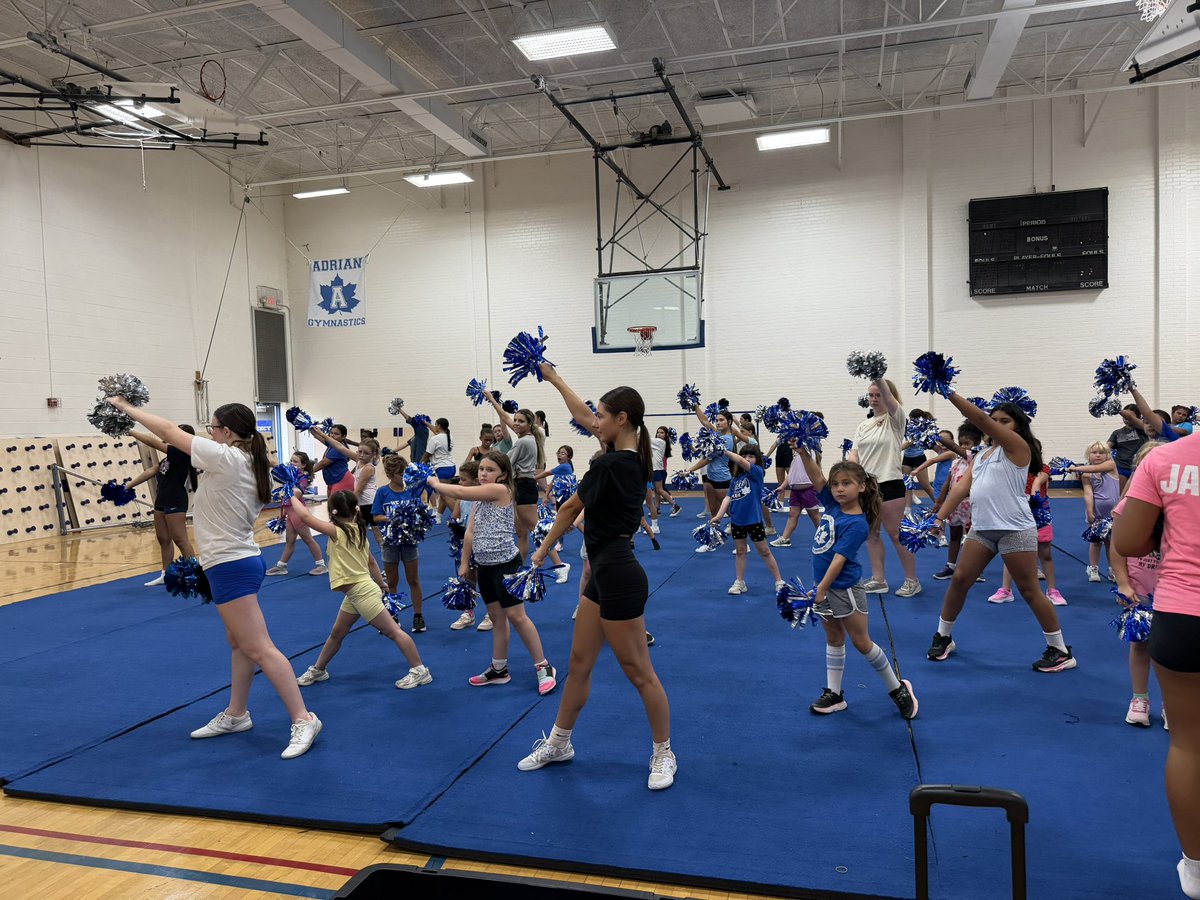 MrsRudolph1's tweet photo. Day 1 of Mini Maples camp! https://t.co/p7nGEjs87T