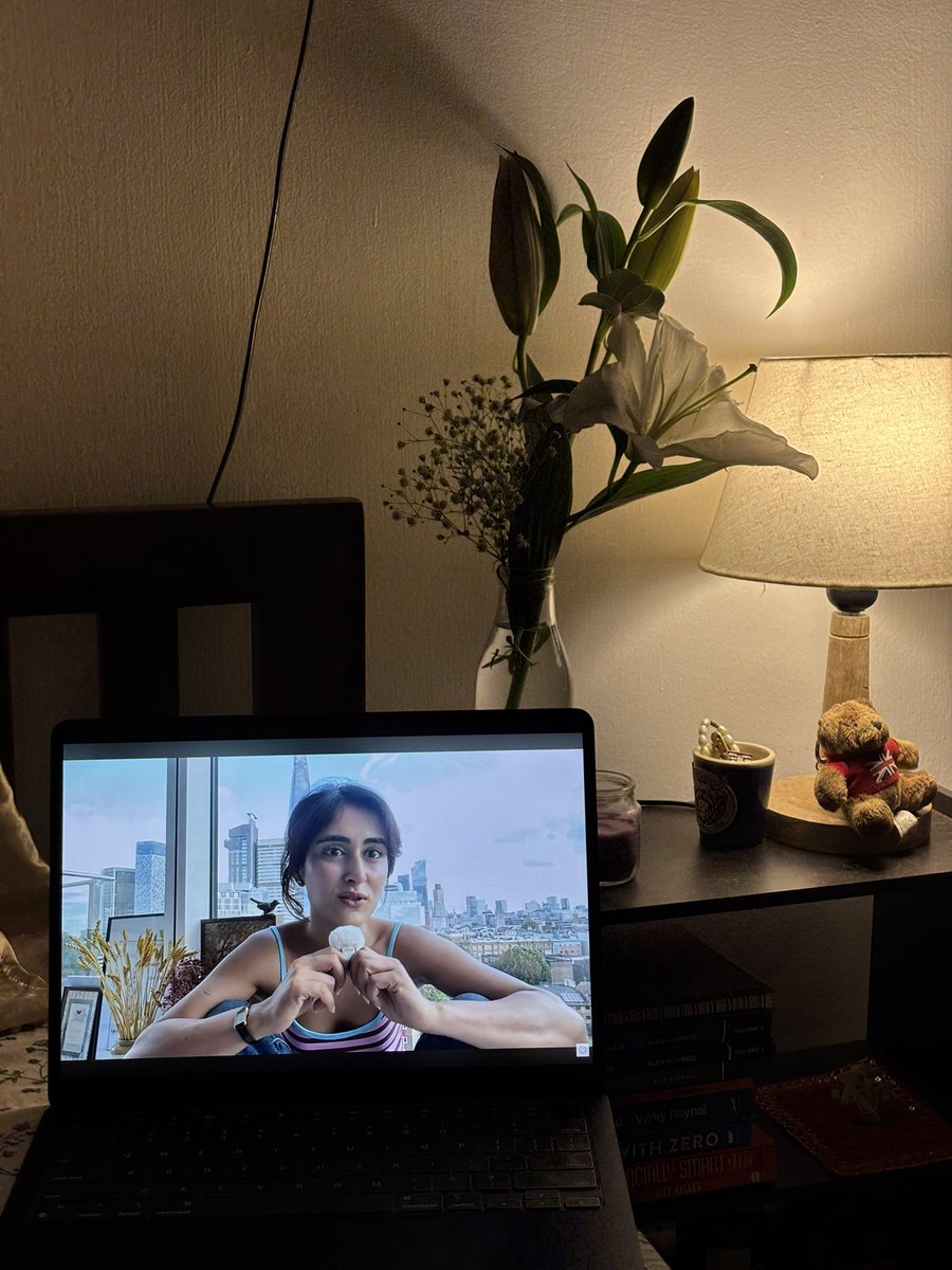 tanishkabhonsle's tweet photo. she makes me go ~damnnnnnnn~ every single time :) https://t.co/2bMj03eYyW