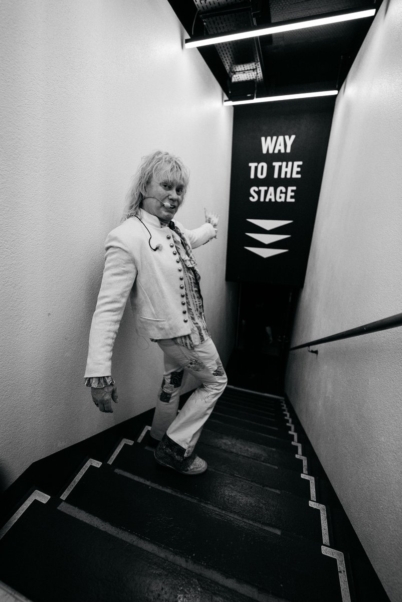 DefLeppard's tweet photo. Backstage &amp; behind-the-scenes. 

📸 Ryan Sebastyan https://t.co/YeARCVkXGf