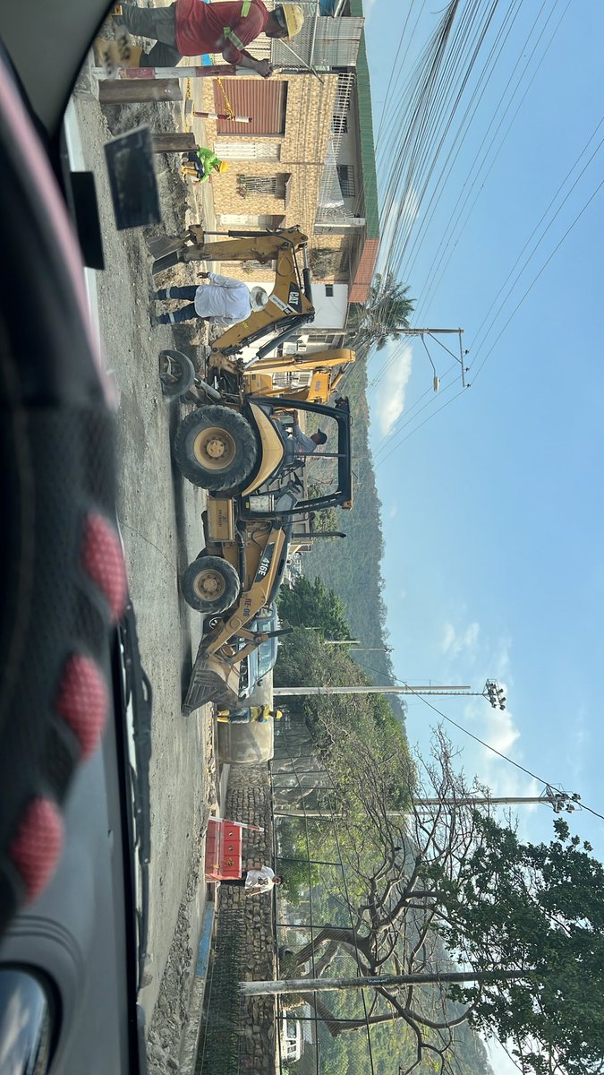 lunaticaeclipse's tweet photo. @ATM_Transito  para que dan paso si van a tenernos así ? Por favor hagan su trabajo https://t.co/Ei2lbncxxP