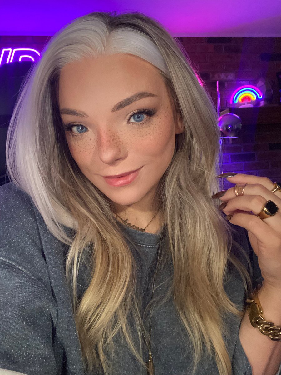 stefsanjati's tweet photo. I'M LIVE, breadsquad! ✨🫶🍞

Come hang with me for good vibes &amp; catch up before elfYou! 💕🙏🥰

🔗 https://t.co/0K4abj7rab
🕕 4:30-6:00pm ET (elfyou 6-7pm ET) https://t.co/pYRkXIsJPn