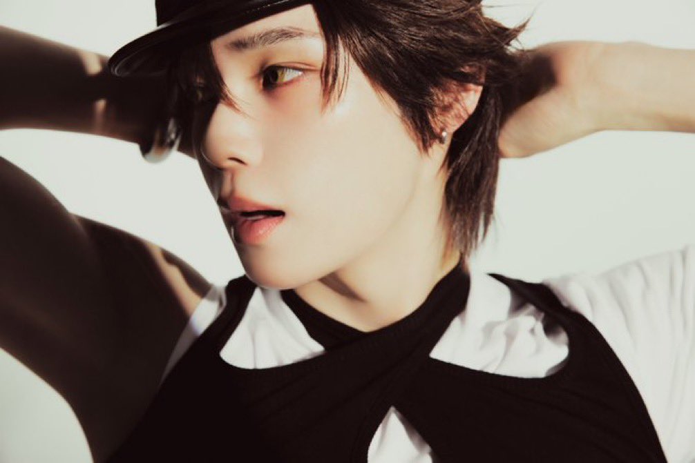 WOO8XU's tweet photo. They’re INSANELY beautiful like they don’t even look real https://t.co/98RzBJYPZn