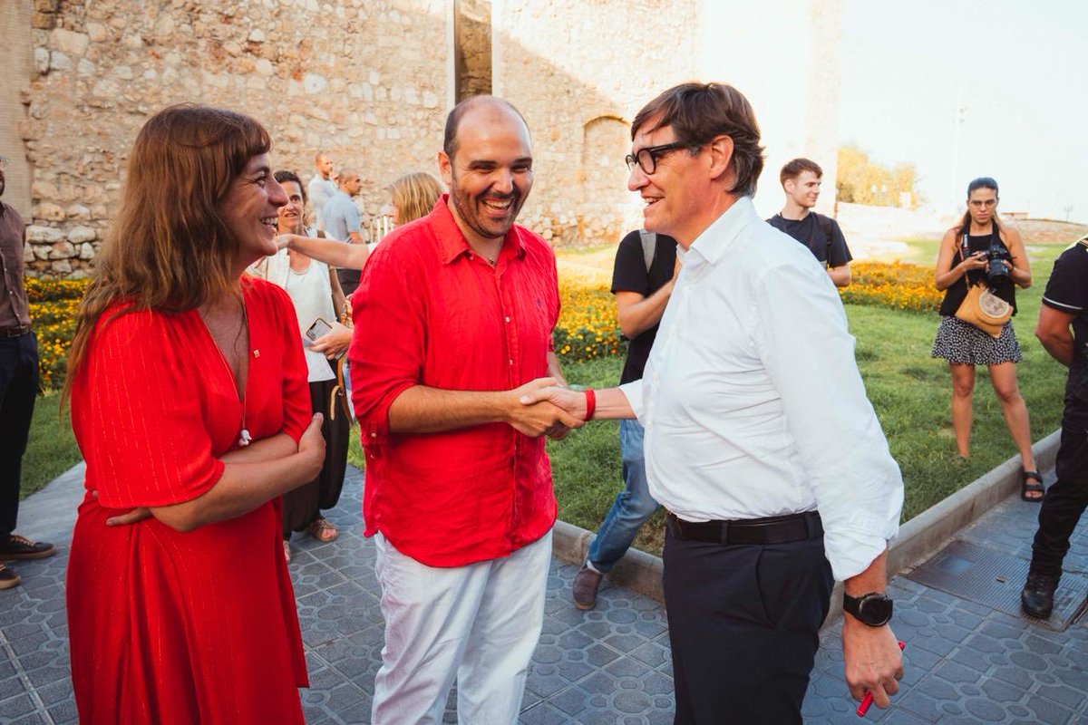 AlbertDalmau's tweet photo. Compte enrere per l’eclipsi solar des de Tarragona. 

Demà viurem un dia històric que recordarem sempre. Gaudim-lo amb tranquil•litat i prudència. https://t.co/jzZlPwJsYC