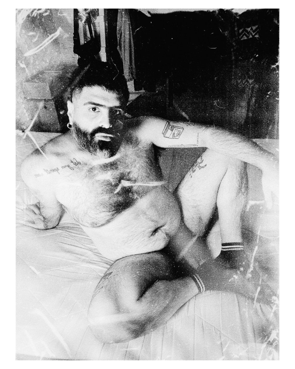 TheKarmaMag's tweet photo. Autorretrato, 2026. https://t.co/FF668ST4j7