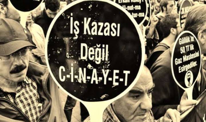 ToplumsalMht106's tweet photo. Bingöl'de inşaatta montaj yaparken üzerine asansör kabini düşen 32 yaşındaki işçi Muhammed Uyğur, hayatını kaybetti. https://t.co/N9BhkdqFK7