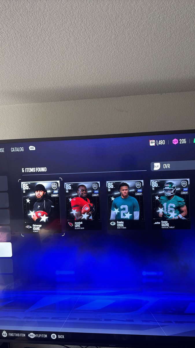 RosetownBoy's tweet photo. Did anyone just get an extra rookie premier 85? https://t.co/fnDbPlNV75
