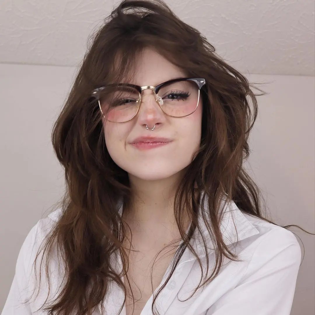 stackedhannah's tweet photo. woke up to this account blowing up instead of flopping so as a special thank you to all her new followers, Hannah’s next stream tonight will be cow themed 💞

her fans seem to really like when she moos like a cow on camera. https://t.co/nwWzkzDLem