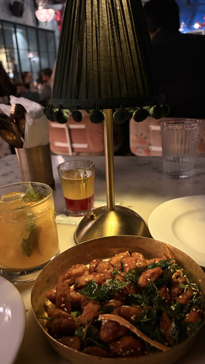 nithyeaahhh's tweet photo. the vibes were, unfortunately, immaculate 

#dinners #mumbai #food https://t.co/1IYl3rZ48D