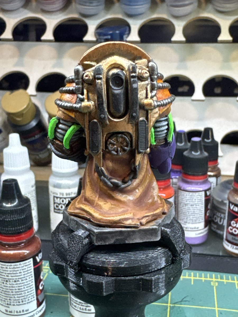 RafaAreGar's tweet photo. Después de muchos meses, hoy se volvió a pintar! Seguimos con las minis de #Anachrony de @MindclashG . #PaintingMiniatures #Pintando #WIP https://t.co/hu826fQt1i