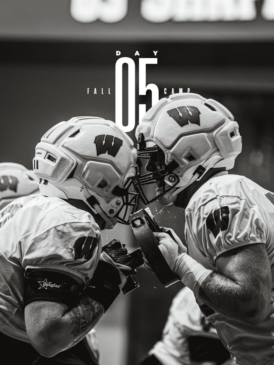 BadgerFootball's tweet photo. Getting after it 💪 https://t.co/USBenIhsjc