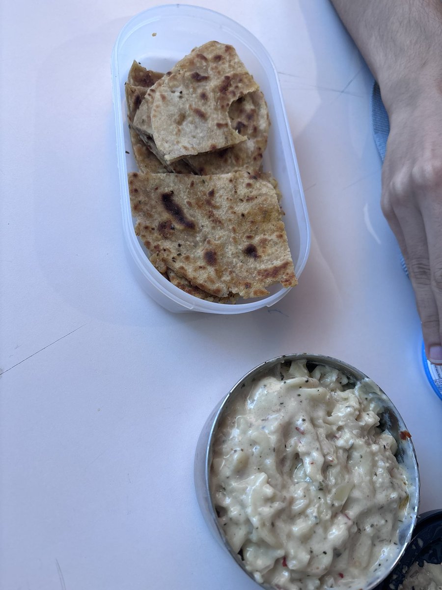BohoBrainz's tweet photo. i have the best friends in the world they get up early in the mornings to make food for me ! #blessed https://t.co/l99K51VlPn