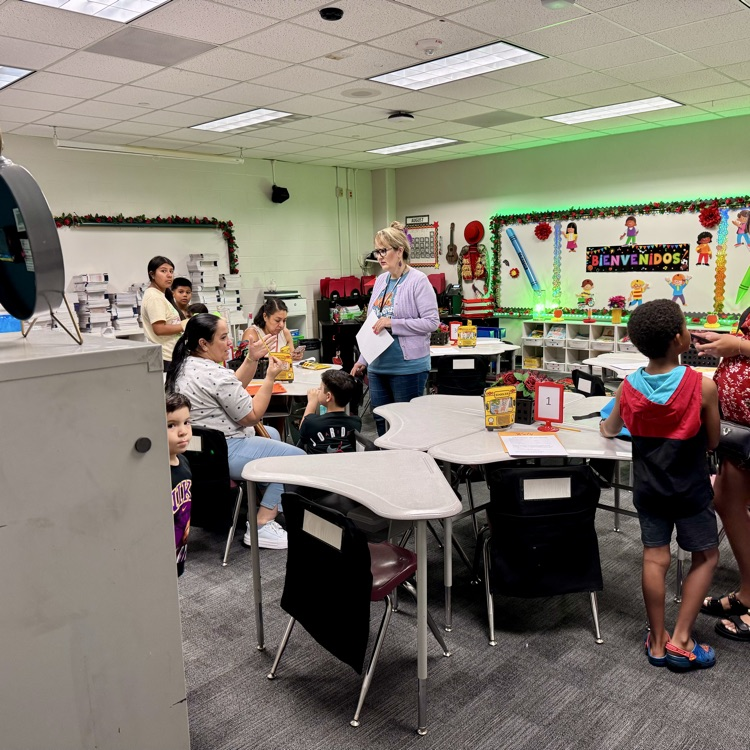 HumbleISD_OFE's tweet photo. Thank you to all of our Falcon Families who came out for Falcon Fest! We loved seeing all the smiles, meeting our students and kicking off another amazing school year together!
We’re ready for an AMAZING year, Falcons!
#FalconFest #FalconFamily #FalconPride https://t.co/Q09ceR7pC6