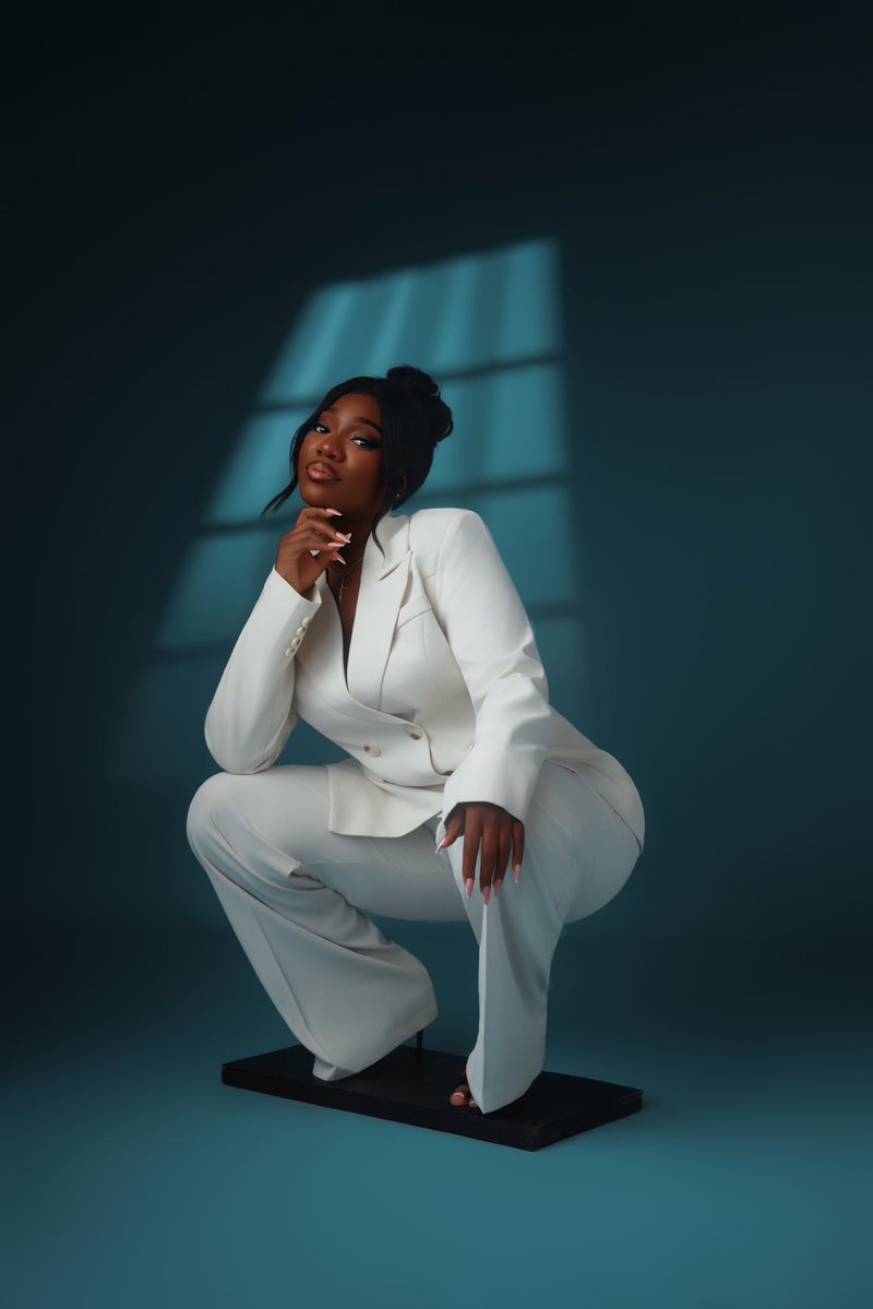 _Kam_mo_'s tweet photo. Portraits of SIMI
📍LAGOS

Photographed by yours truly📸 https://t.co/6YPPffkGq7