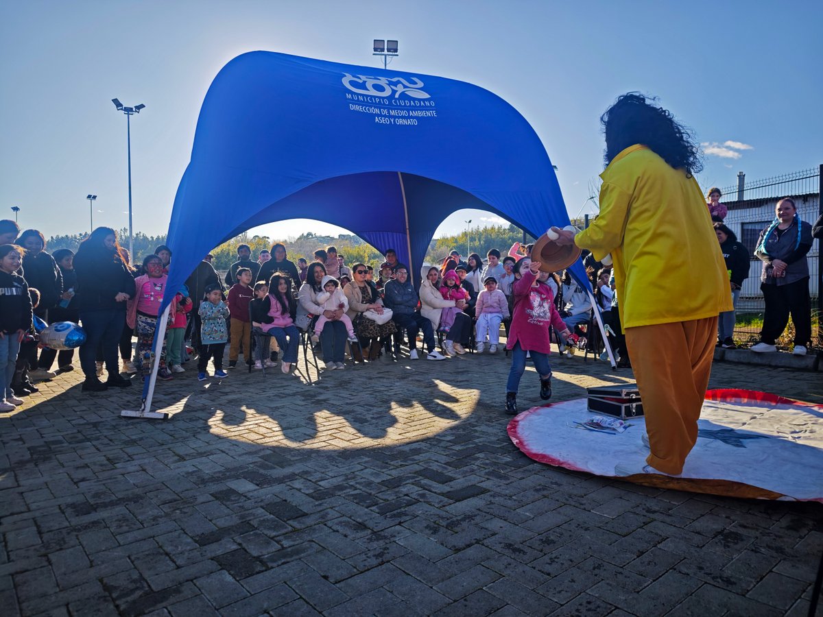 DiarioNoti27564's tweet photo. Más de #mil #pequeños y #pequeñas llenaron de #alegría el "#Parque #Pedro de #Valdivia en el #Día de la #Niñez" en la ciudad de #Temuco. https://t.co/DXyZajsbA5
