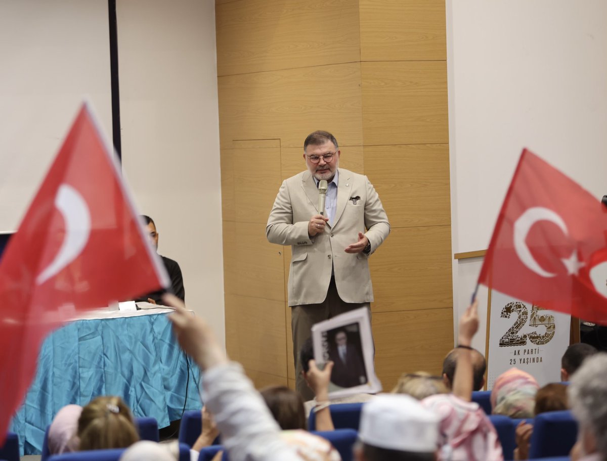 Bilalsaygili's tweet photo. Bayraklı İlçe Danışma Meclisi Toplantımızda teşkilatımızla bir araya geldik.
Hedeflerimizi ve çalışmalarımızı değerlendirdik. 

Biz, gücünü teşkilatından, istikametini milletinden, kararlılığını davasından alan büyük bir davanın mensuplarıyız. Aynı inançla, aynı kararlılıkla ve omuz omuza; ülkemiz ve milletimiz için çalışmaya devam edeceğiz.

İlçe Danışma Meclisi toplantımız hayırlara vesile olsun.