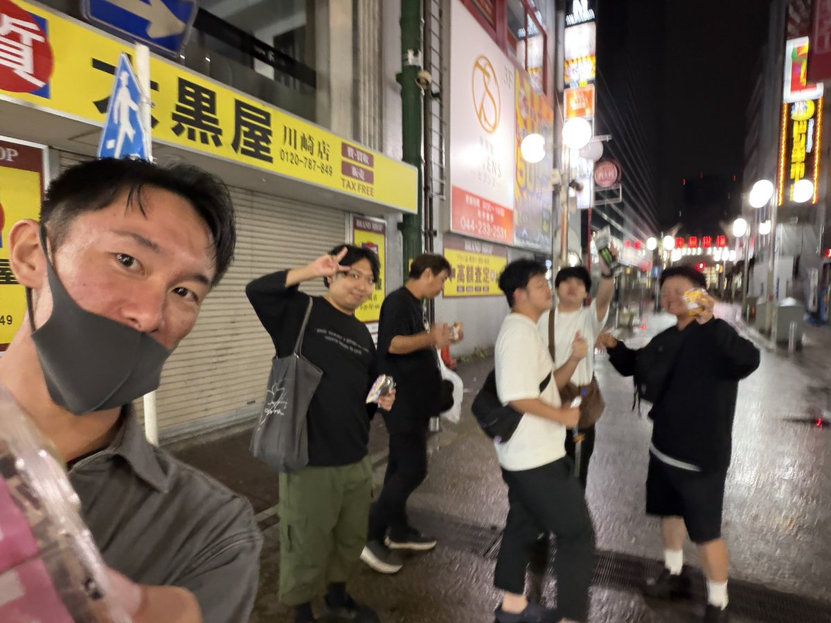 taiga___re's tweet photo. ダーツ終わりのただきち会（勝った） https://t.co/TWjE3yaPiK