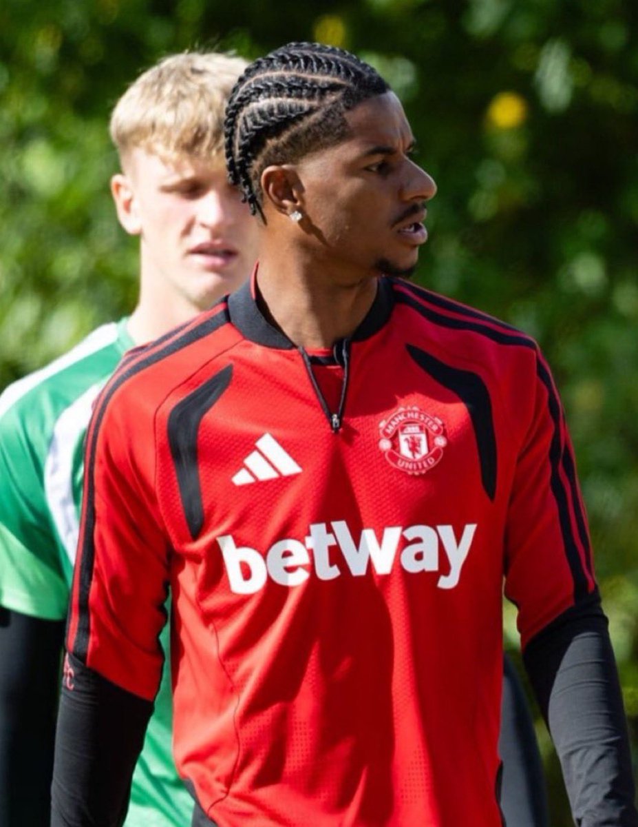 UTDTrey's tweet photo. This feels like a new signing 

People don’t understand one of the best wingers in the world is back at Manchester United https://t.co/DKkBzJQZSC
