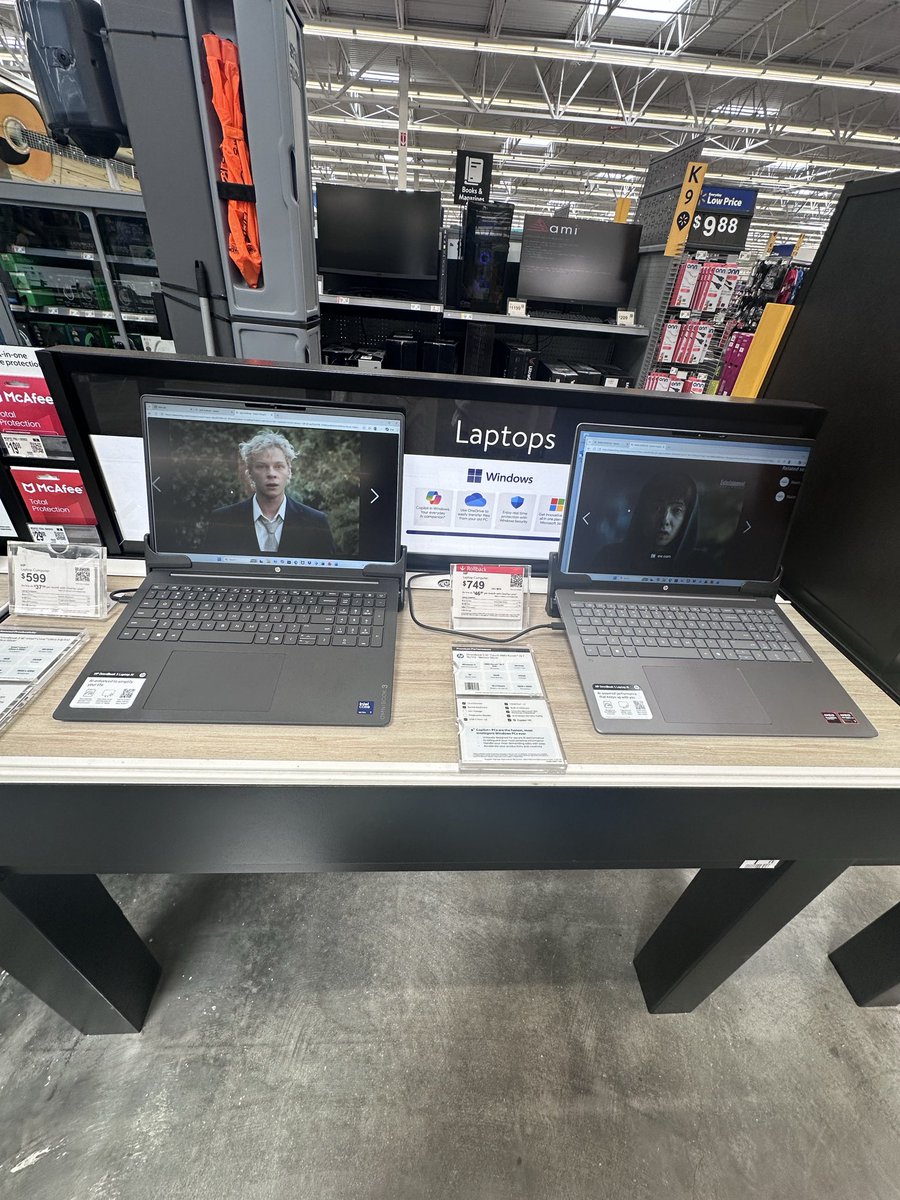 ddraculia's tweet photo. amazing stuff happening at walmart https://t.co/gG8YBSVAXR