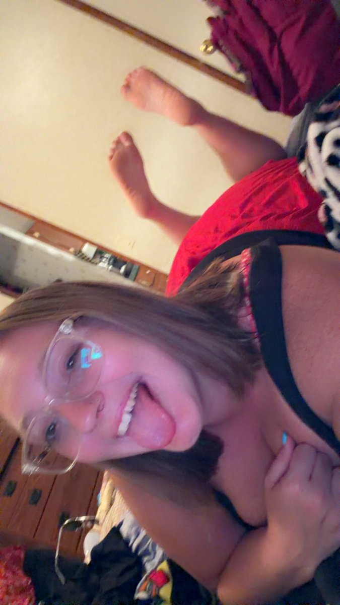 CurvyAfterDark9's tweet photo. @loserr_96 Righttttt here 😌 https://t.co/8fAW3GuB0d