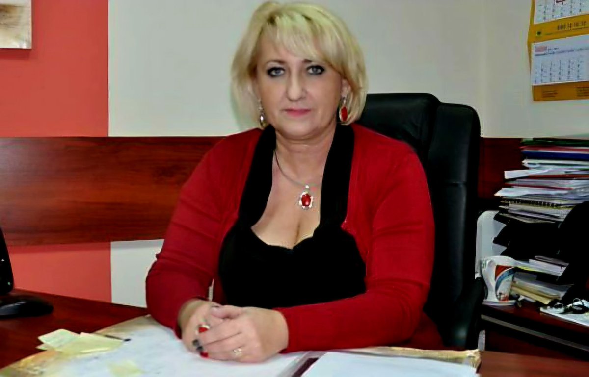 EdoMarcin's tweet photo. Z archiwum PO ...
Tatiana Neumann, żona Sławomira Neumanna - imbecyla od obrony jsk niepodległości, została odwołana ze stanowiska Dyrektora Powiatowego Centrum Pomocy Rodzinie w Starogardzie Gdańskim. Chodzi o drastyczny wręcz skandal znęcania się nad dziećmi w placówce opiekuńczej w Sucuminie. Dzieci bito, duszono i rażono paralizatorem. O poniżaniu nie trzeba nawet wspominać.
Takie to już środowisko... 🤮