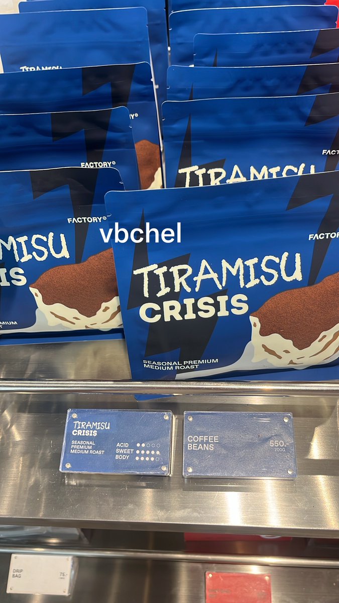 vbchel's tweet photo. tiramisu crisisnya factory bkk enak bgt jg sumpah. deserve the hype. sukaa yg rasa2 gini dan jujurly bikin melek bgt. auto fokus kerja HAHAA (need that caffeine.) 

Lebih nendang dan bikin melek drpd tuku, imo https://t.co/buEYSt8VU0