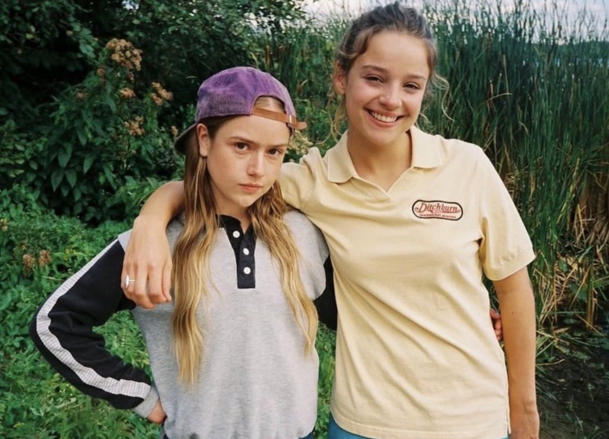 _keydoor's tweet photo. they look so young here (and gay) https://t.co/BNejhtAW6u