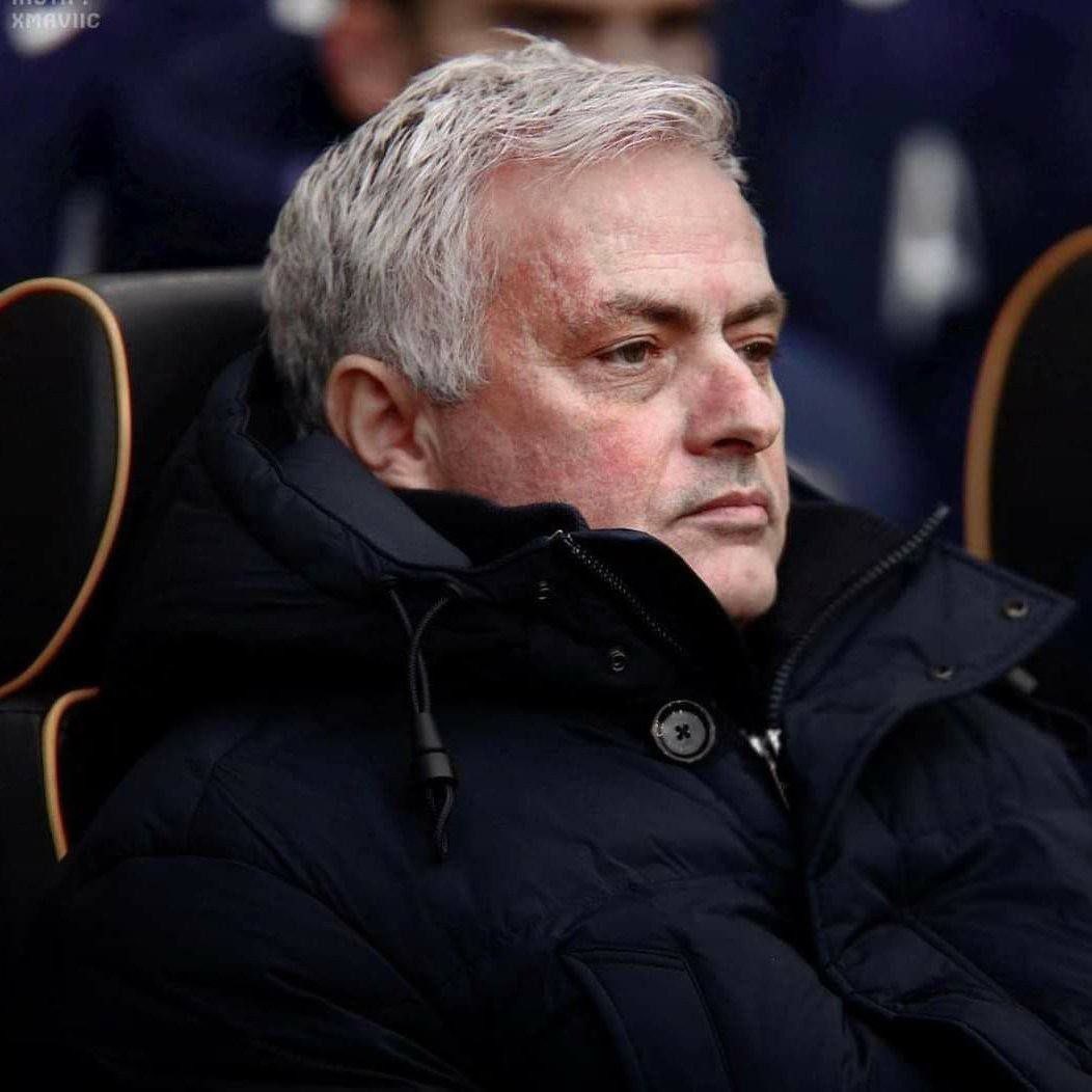 1SlM2's tweet photo. جوزيه مورينيو يتحدث عن أتصال كاسياس بتشافي لتهدئة الاجواء بين لاعبي برشلونة وريال مدريد في وثائقه الجديد.

🚨🚨🚨🗣 جوزيه مورينيو: 

 عندما علمت أن إيكر كاسياس اتصل بتشافي بعد إحدى مباريات الكلاسيكو، كنت غاضب للغاية. 

قلت له ”يمكنكم أن تتبادلوا القبل هناك في المنتخب، لكن هنا لا“. لقد كان الامر دائماً بمثابة حرب.

كنت أرى أن تواصل كاسياس مع تشافي في تلك الفترة يضعف حالة التنافس والعداء التي كنت أريدها في مباريات الكلاسيكو.