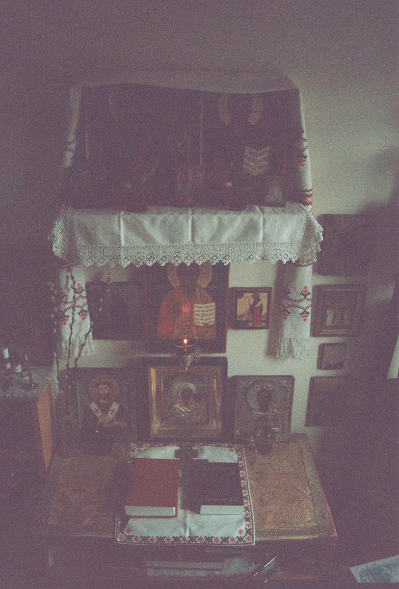 AngloAesthete's tweet photo. My icon corner shot on 35mm https://t.co/jaG3sGMF3v