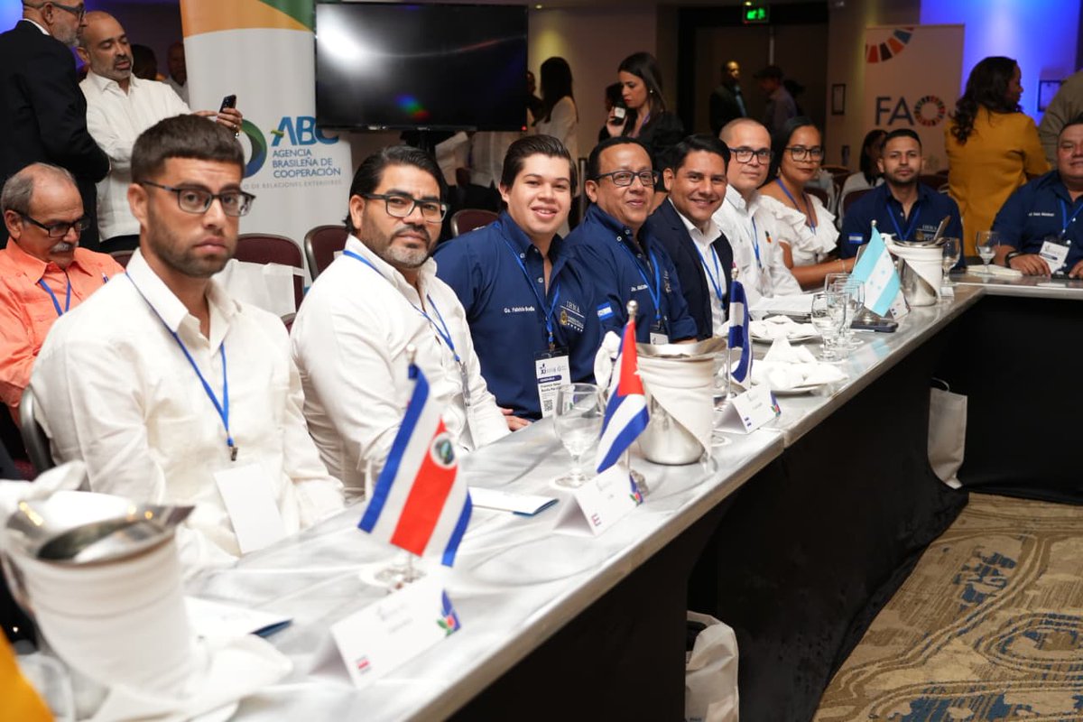 faodominicana's tweet photo. @InespreRD @RedSpaa @mdagovbr @FAOBrasilCoop @FAOAmericas @RCastanedaFAO @FAOMesoamerica En la XI Reunión de la Red SPAA, el Pdte. @luisabinader reafirmó el compromiso de 🇩🇴de no retroceder en los avances contra el hambre reflejados en el informe #SOFI de la @FAO: «El compromiso es consolidar lo alcanzado», indicó. https://t.co/WFnco6q2Ho