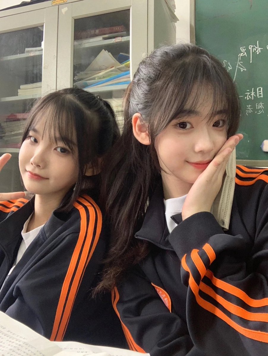 celaluygan's tweet photo. 新人～谁要锐评我高中生16岁福哦？

要看的来撒~~我直接发啦！！！

看完不许说黑就行！！

I Wish X platform Will become 
better and  better。 https://t.co/lum96VT9x8