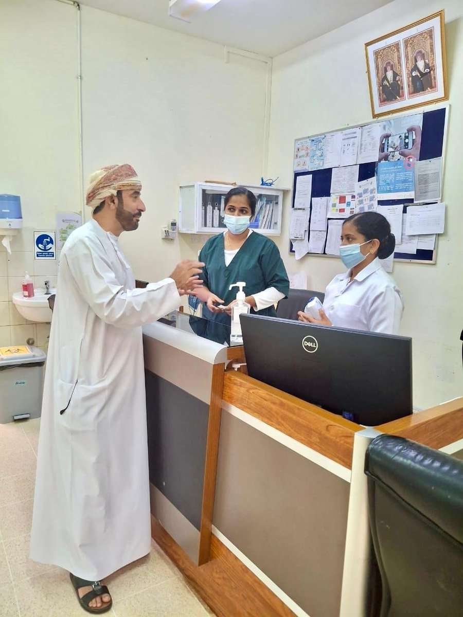dghsWosta's tweet photo. قام الدكتور إبراهيم المحروقي مدير عام #صحية_الوسطى بزيارة ميدانية إلى مستشفى محوت عقد خلالها اجتماعاً مع الدكتور محمد الجحافي مدير المستشفى وعدد من مديري الدوائر ورؤساء الأقسام لمناقشة سبل تعزيز الخدمات الصحية وبحث تشغيل عدد من العيادات التخصصية #يتبع https://t.co/eXW9eNzdcy