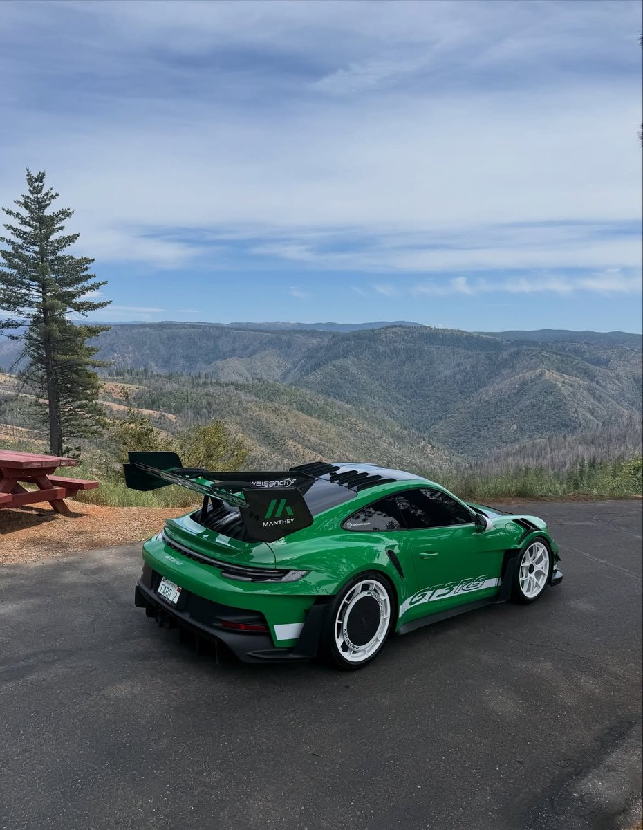 ZyroCar's tweet photo. Porsche 911 GT3 RS Manthey Kit (992) 💚 https://t.co/c0ZJ6zurkv
