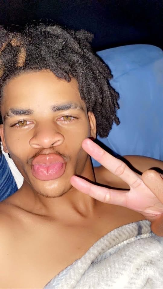 biglipmen's tweet photo. This mf always been saying he selling content all he do is take ya money be careful of him!!! But also if u got more pics of him dm 😮‍💨😵‍💫 and someone needs to teach his lips a warm sticky lesson https://t.co/C4kmJVjnWU