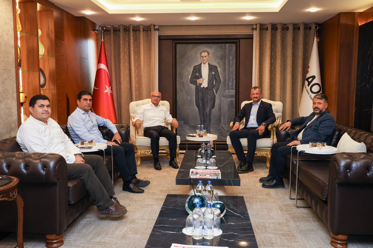coskunali_01's tweet photo. Adana’mızın üretim ve istihdam üssü Adana Organize Sanayi Bölgesi’ni ziyaret ederek, Yönetim Kurulu Başkanı Sayın Bekir Sütcü ve kıymetli yöneticilerimizle bir araya geldik.

Şehrimizin sanayi potansiyelini, devam eden projeleri ve önümüzdeki döneme ilişkin hedefleri değerlendirdiğimiz verimli görüşmede; üretimin, yatırımın ve istihdamın güçlenmesi adına atılabilecek adımlar üzerine istişarelerde bulunduk.

Biz inanıyoruz ki; üreten Adana büyür, istihdam sağlayan Adana güçlenir. Sanayicimizin, yatırımcımızın ve emek veren her bir kardeşimizin yanında olmaya; Seyhan’ımız ve Adana’mız için ortak akılla çalışmaya devam edeceğiz.
Nazik ev sahiplikleri için Sayın Bekir Sütcü’ye ve AOSB yönetimine teşekkür ediyorum.

Üretenin yanında, istihdamın destekçisi, güçlü Seyhan'ın hizmetindeyiz.

#GüçlüTeşkilatGüçlüSeyhan

@Akparti @omerrcelik @abuyukgumus @yahyacelik_ @ozmehmetemin @avmustafaozkan @KaramikSunay @abdullahdogru01 @farukaytek