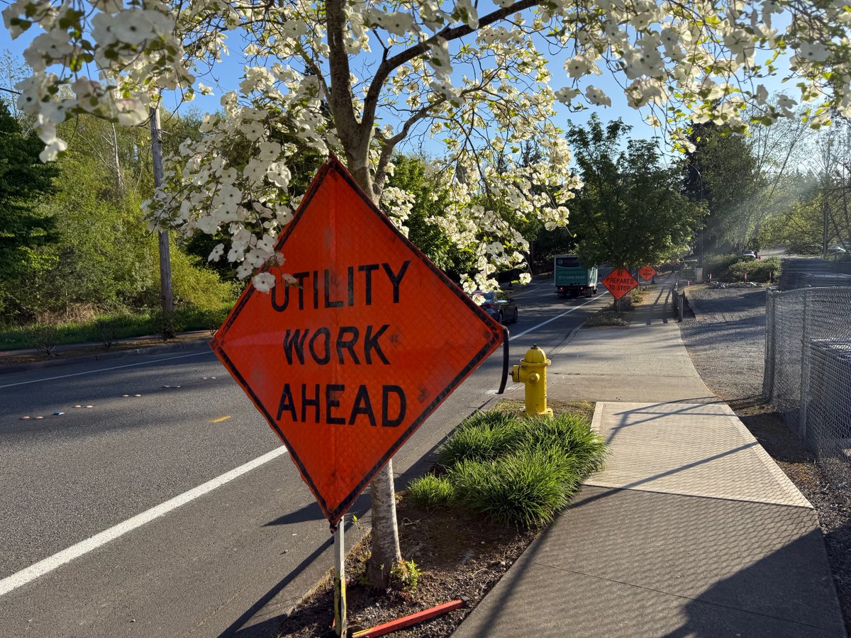 bellevuewa's tweet photo. 🚧 Road Closure Update: Lake Hills Boulevard 🚧 The closure of Lake Hills Blvd between 151st Ave SE and 154th Ave SE has been extended until Oct. 1.

During construction on the Kelsey Creek Culvert Replacement Project, crews encountered unexpected construction challenges that require additional time to safely complete the work.

Detours will remain in place for:
· Road traffic
· Lake to Lake Trail
· Sidewalk
· Crosswalk

We know this extension may be inconvenient, and we sincerely appreciate everyone's patience and understanding as we complete this important project to replace aging infrastructure and reduce long-term flood risk.

👉 Learn more and view detour information: https://t.co/Dk3sI15znq