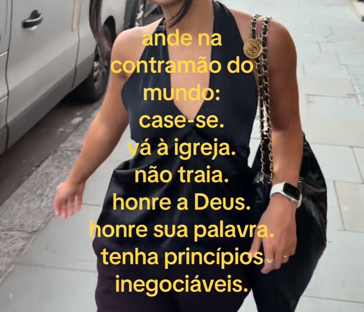 thiblvd's tweet photo. "ande na contramão" e ela citando as coisas mais comuns e aceitas na sociedade??? https://t.co/paFlBk8Wmd
