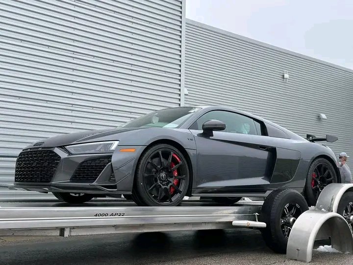 autotitandrive's tweet photo. 🏁🏁Collector piece alert 🏁🏁
2023 R8 GT
Location - Detroit Michigan
Vin - WUAGBAFX2P7900888
Miles - 43
Price - 150,000.
#Monterrey #thecarslinger #cars #carshoppingyourway #carshow #carsofinstagram #supercars #carshopping #audi #r8gt #R8 #r8v10plus #v10 #carcare https://t.co/LN3YVNkZrk